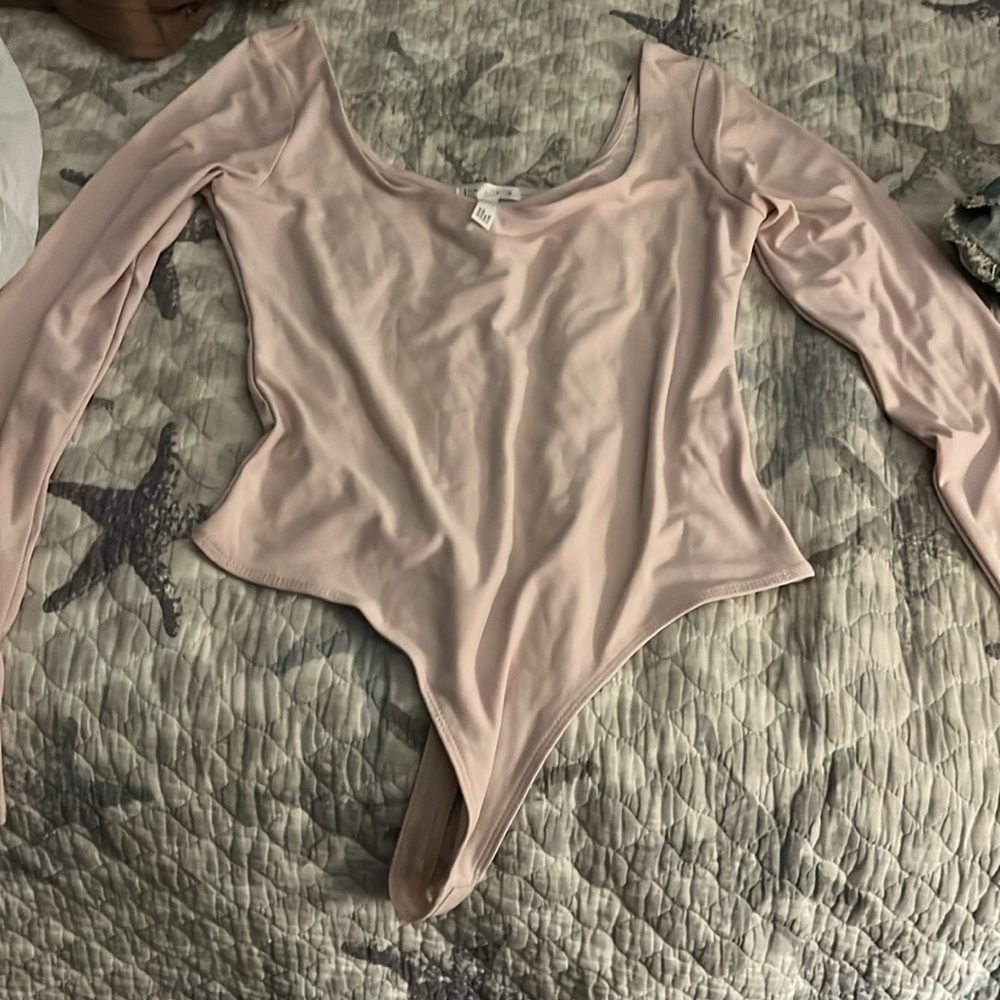 Beautiful bodysuit - Picture 2 of 3